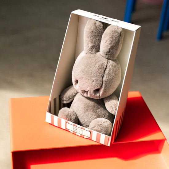 Miffy zajček mehka igrača Cozy Taupe - 23 cm - Giftbox